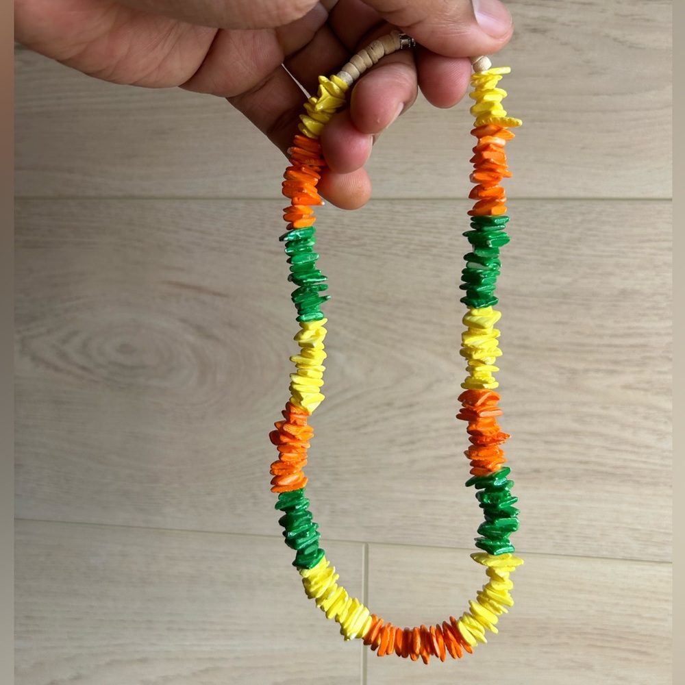 Puka Shell Necklace, ,Rasta Style size 16” - Picture 3 of 3